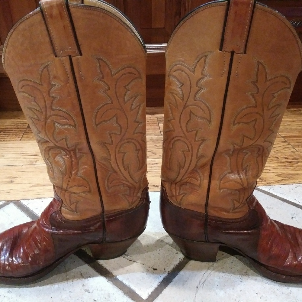 Men's snakeskin cowboy boots
